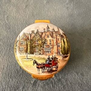 Vintage, made in England, Green and gold tone pill box